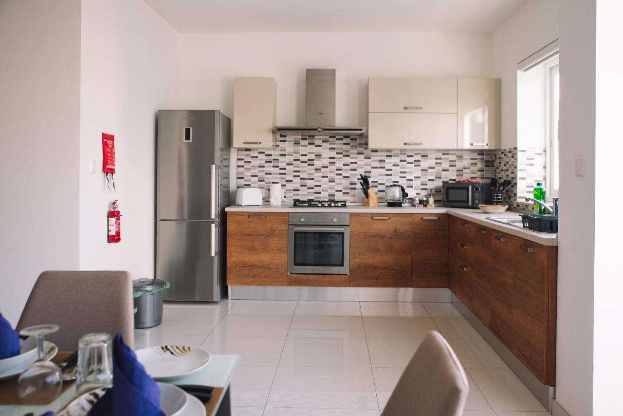 Modern 3 Bedroom With Ac Apartment Zabbar Luaran gambar