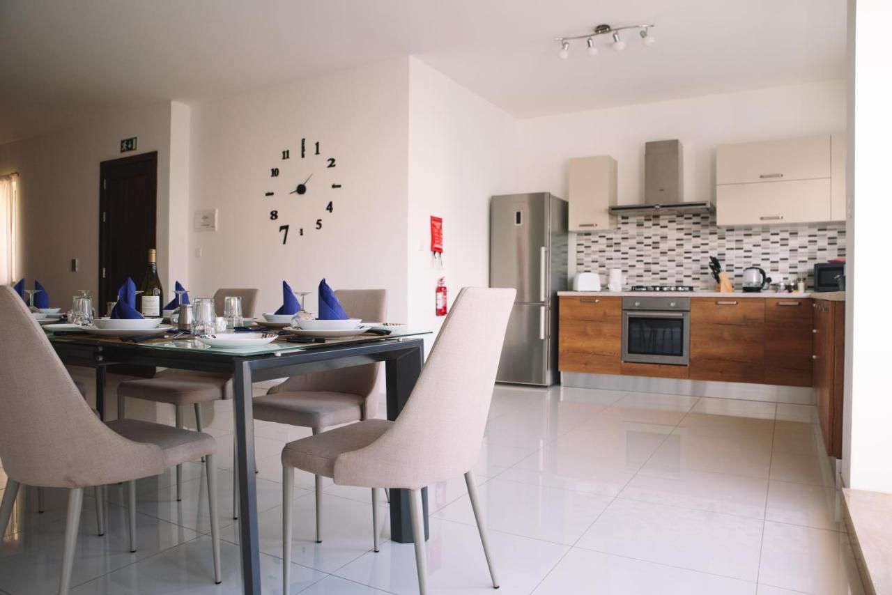 Modern 3 Bedroom With Ac Apartment Zabbar Luaran gambar