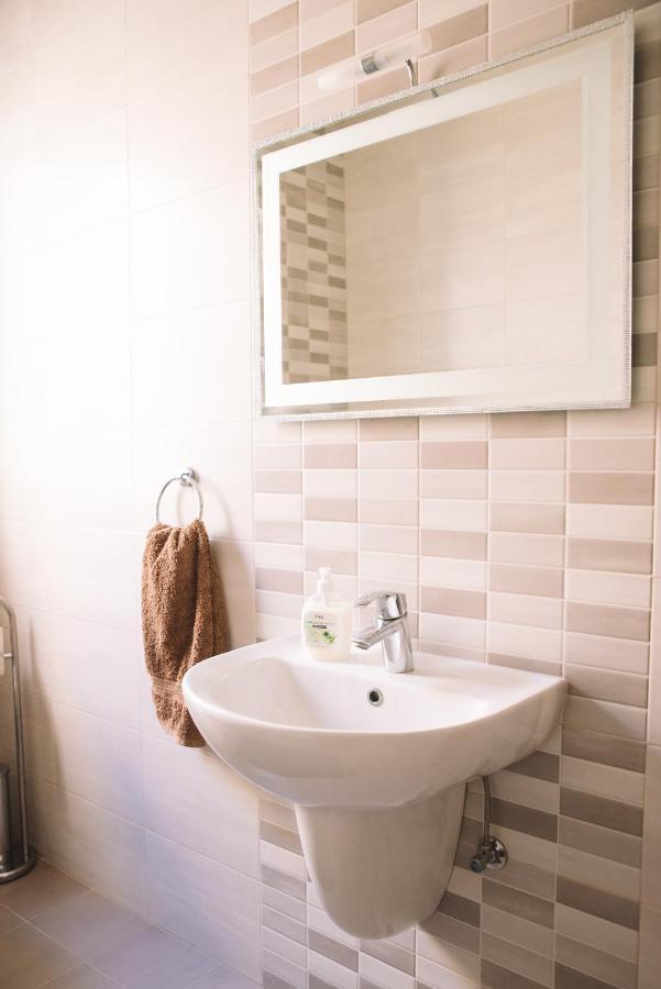 Modern 3 Bedroom With Ac Apartment Zabbar Luaran gambar