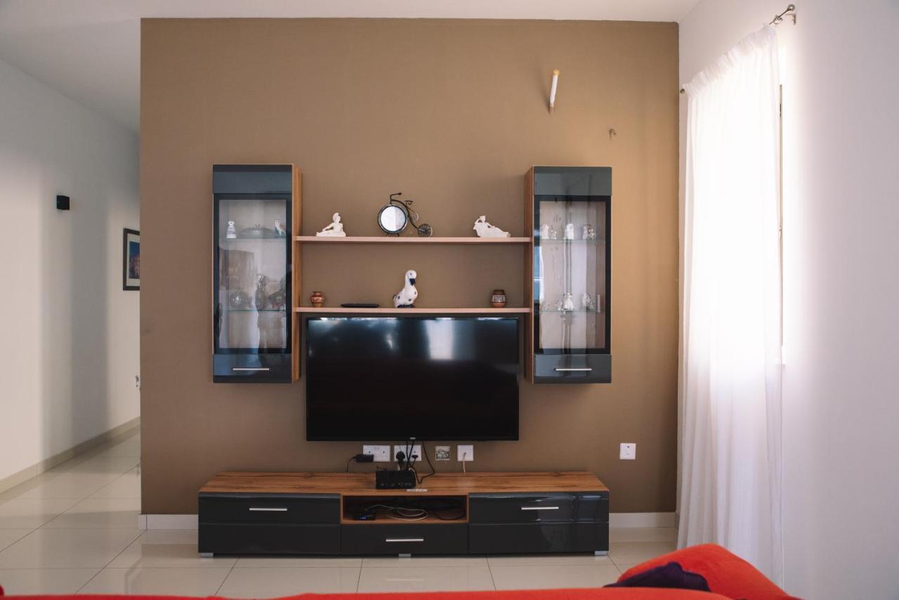 Modern 3 Bedroom With Ac Apartment Zabbar Luaran gambar